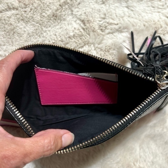 ⭐️⭐️Victoria's Secret Zippered  Croc Snakeskin Clutch - Picture 6 of 10